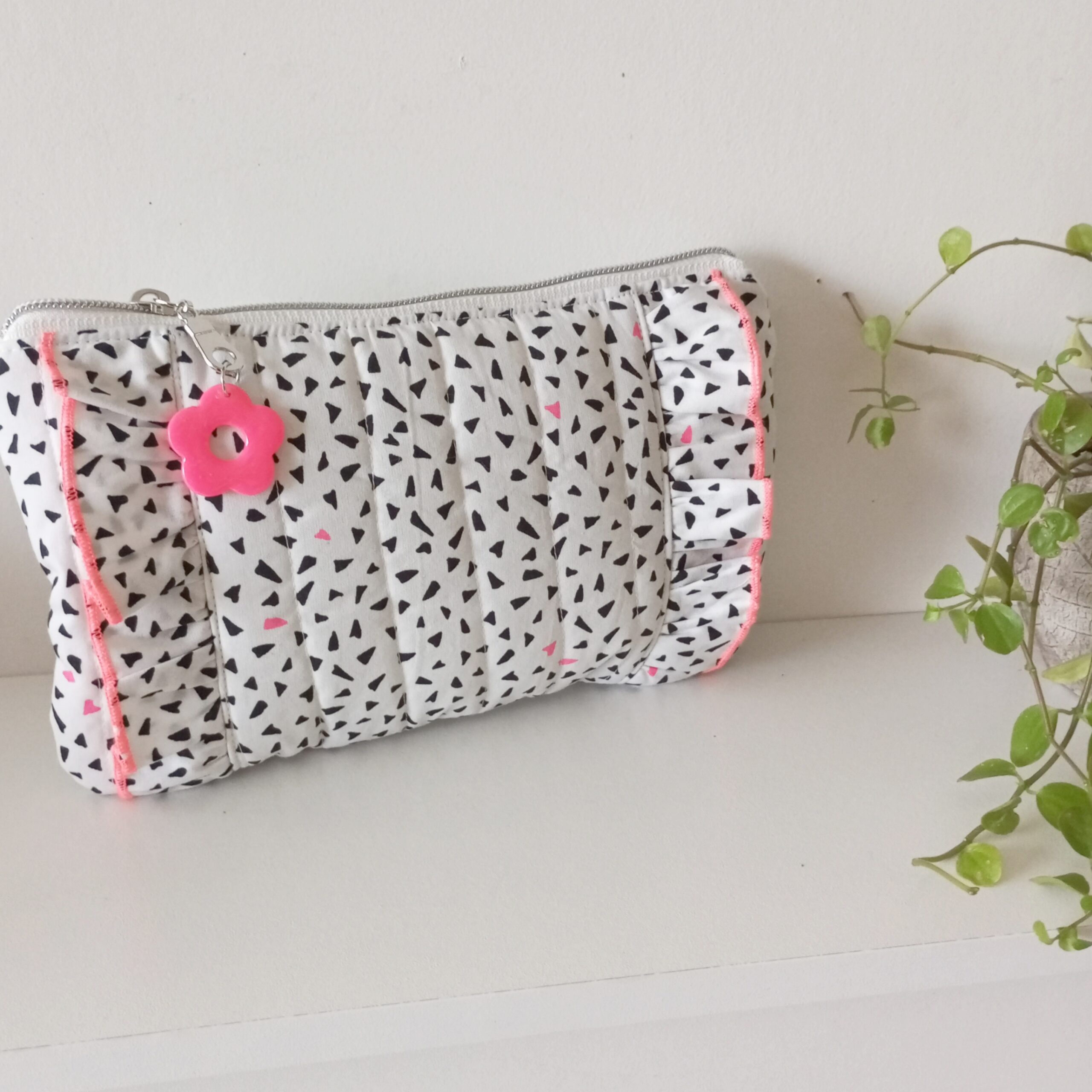 La trousse plate