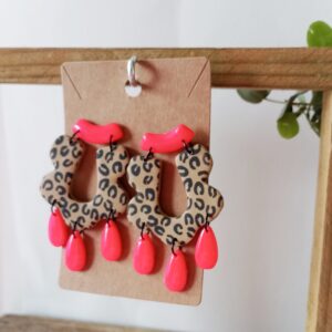 Bijoux grandes boucles léopard et gouttes fuchsia